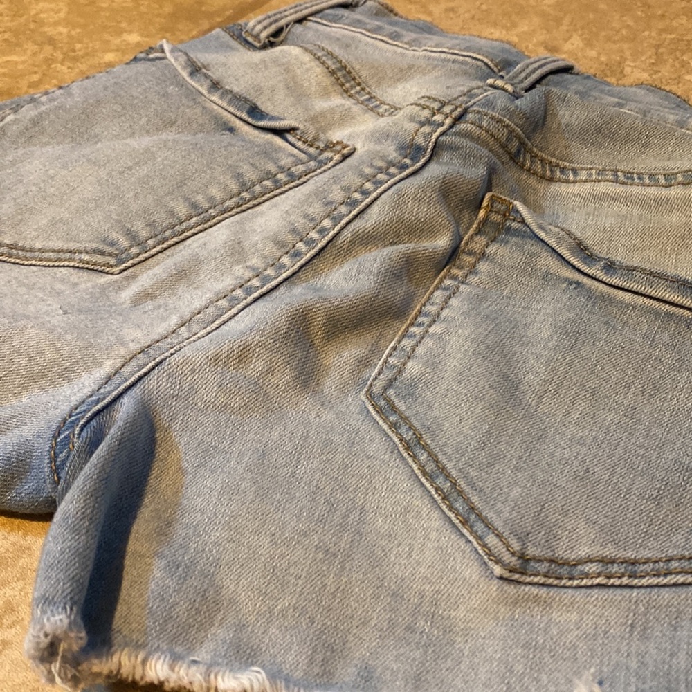High Rise Ripped Shorts - Picture 5 of 5